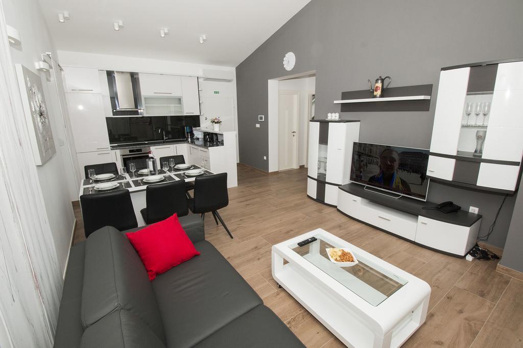 Lct Apartment Laura Omiš Exteriér fotografie